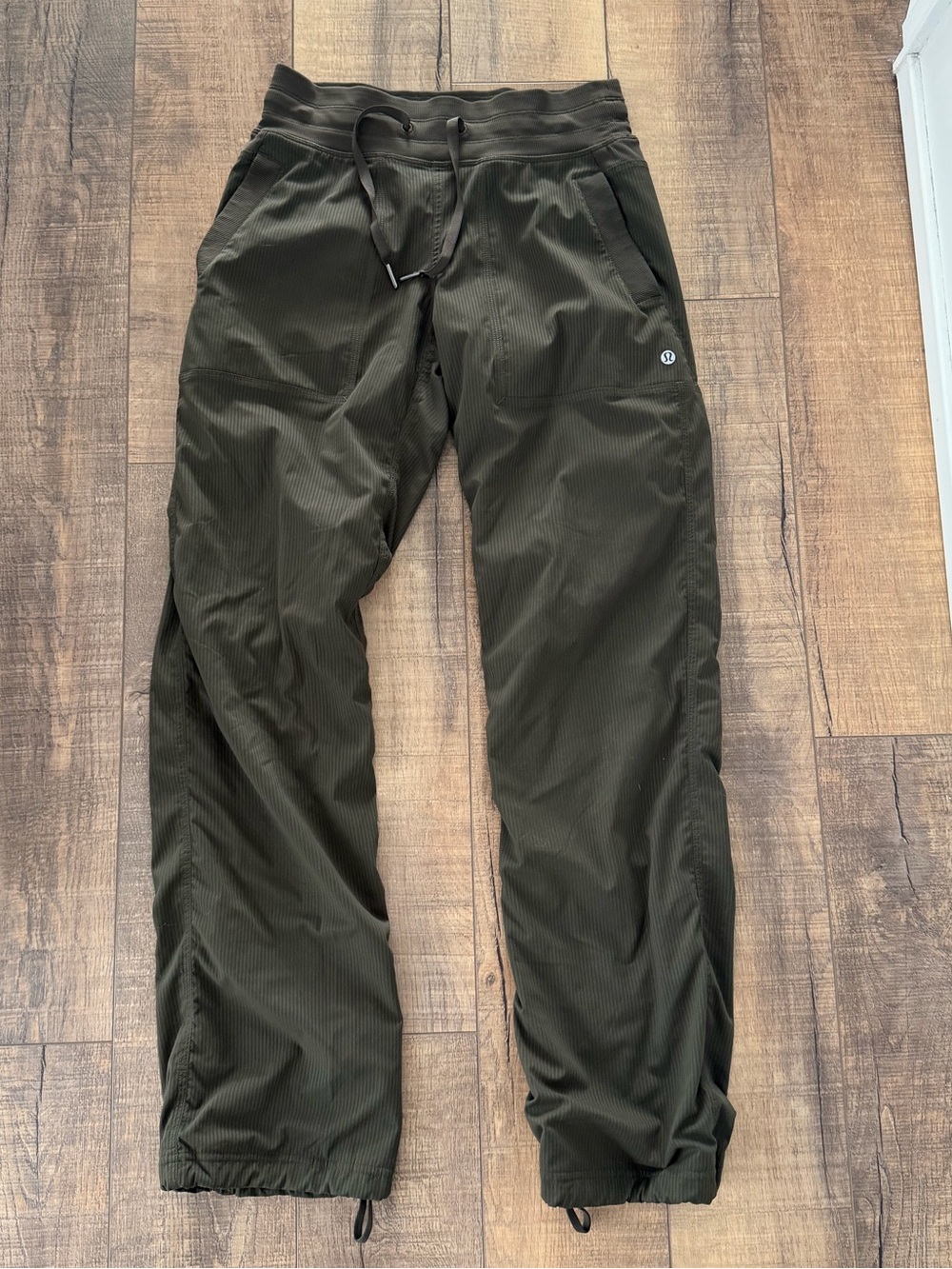 Unsure size. Lulu joggers